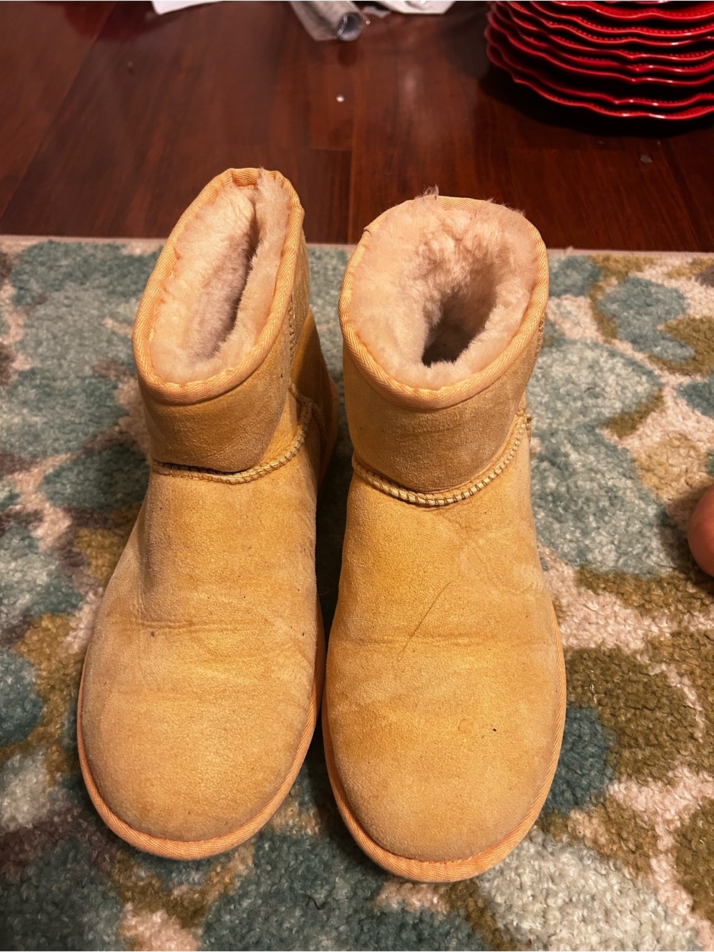 UGG Chestnut Short Shearling Boots - Wheat